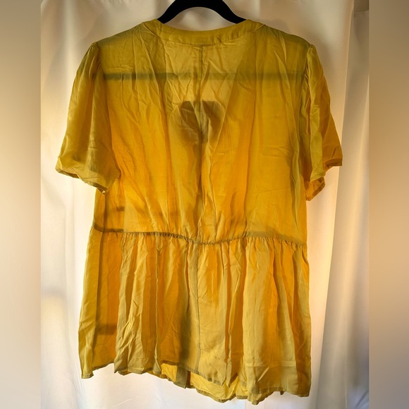 NWOT Golden Yellow Maternity Top Size L - Picture 3 of 3